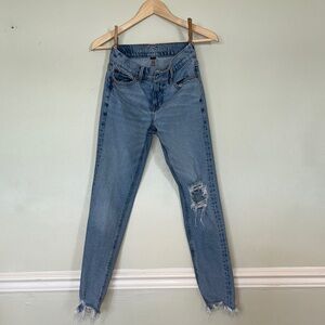 American Eagle Outfitters 90s Skinny Light Blue Ripped Skinny Jeans Size 0